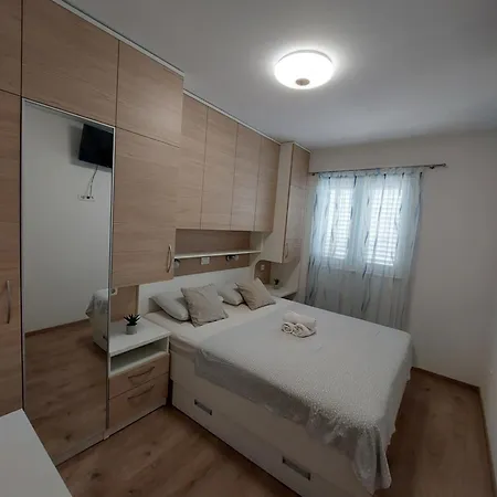 Hola Apartment Makarska Exterior photo